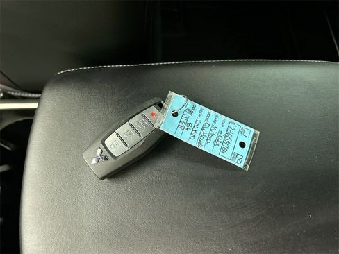 Used 2023 Mitsubishi Outlander SE Black Edition image 12