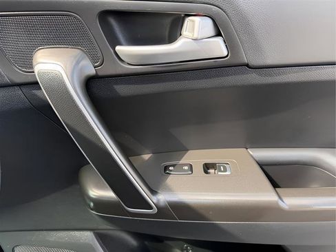 Used 2017 Kia Sportage LX w/ LX Popular Package image 29