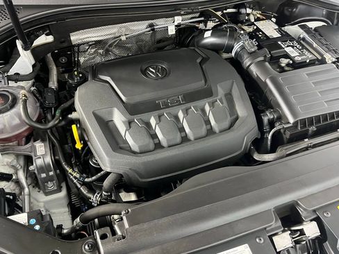 Used 2024 Volkswagen Tiguan SE image 34