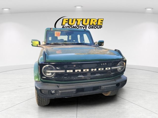 Used 2023 Ford Bronco Outer Banks AWD/4WD image 2