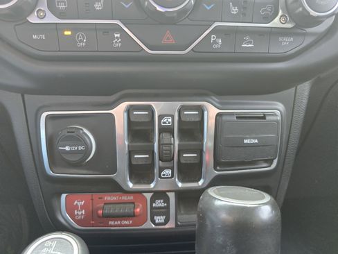 Used 2020 Jeep Gladiator Rubicon AWD/4WD image 31