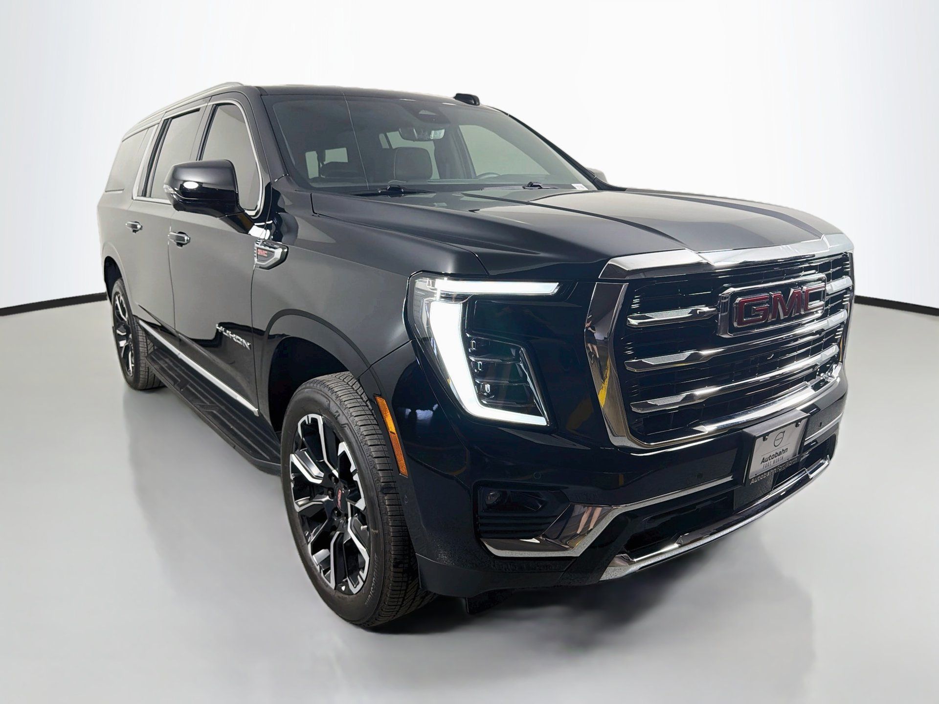 Used 2026 GMC Yukon XL Elevation w/ Elevation Premium Package AWD/4WD image 3