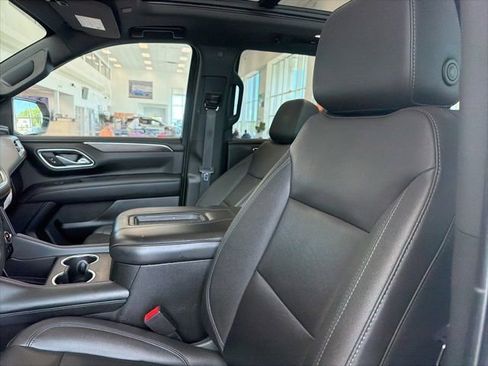 Used 2022 Chevrolet Tahoe LT w/ Luxury Package AWD/4WD image 16