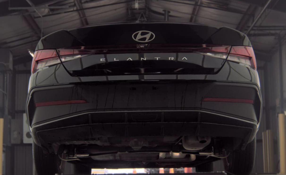 Used 2025 Hyundai Elantra SE FWD image 7