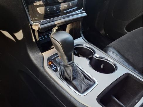 Used 2019 Jeep Grand Cherokee Altitude image 8