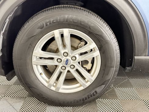 Used 2020 Ford Explorer XLT w/ Equipment Group 202A RWD image 36
