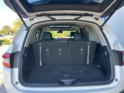 Used 2023 Honda Pilot Touring image 8