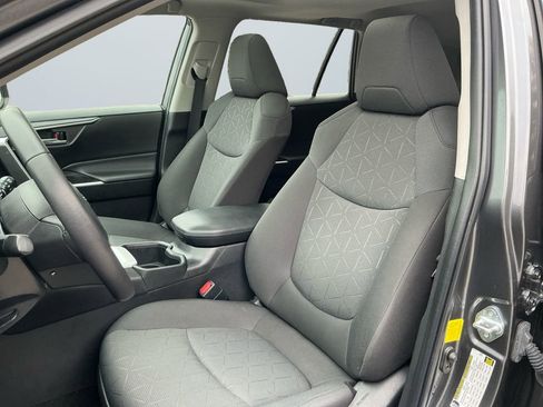 Certified 2022 Toyota RAV4 XLE w/ Convenience Package image 11