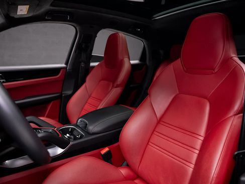 Used 2023 Porsche Cayenne Turbo image 65