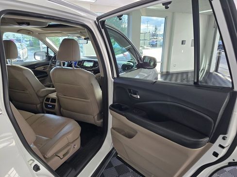 Used 2020 Honda Pilot Touring image 41