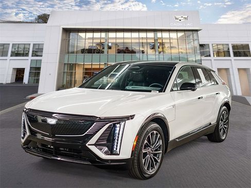 Used 2025 Cadillac Lyriq Sport image 5