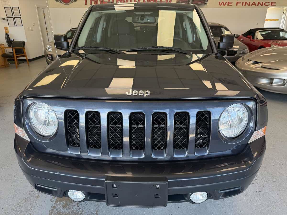 Used 2014 Jeep Patriot Sport w/ Tire & Wheel Group FWD image 9