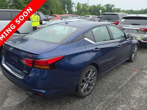 Used 2023 Nissan Altima 2.0 SR FWD image 3