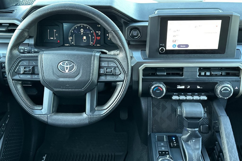 Used 2025 Toyota Tacoma SR5 AWD/4WD image 16