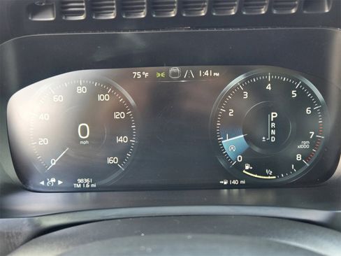 Used 2017 Volvo XC90 T6 Momentum w/ Vision Package image 13