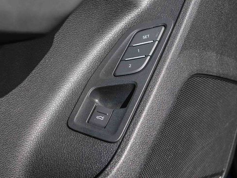 Used 2025 Audi Q3 2.0T Premium w/ Convenience Package image 28