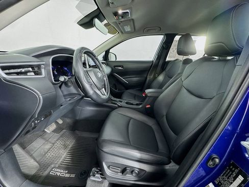 Used 2022 Toyota Corolla Cross XLE image 15