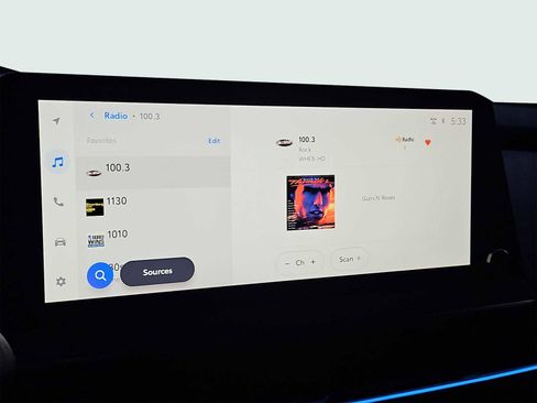 Used 2024 Toyota Prius XLE image 29