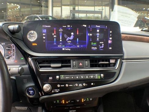 Certified 2022 Lexus ES 300h Ultra Luxury w/ Accessory Package 2 image 19