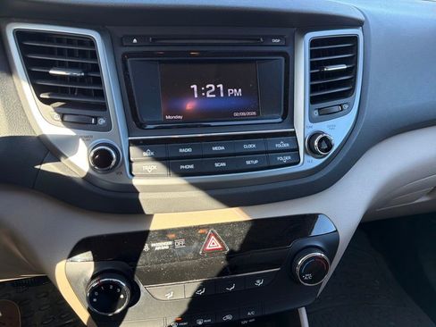 Used 2018 Hyundai Tucson SE w/ Cargo Package image 18