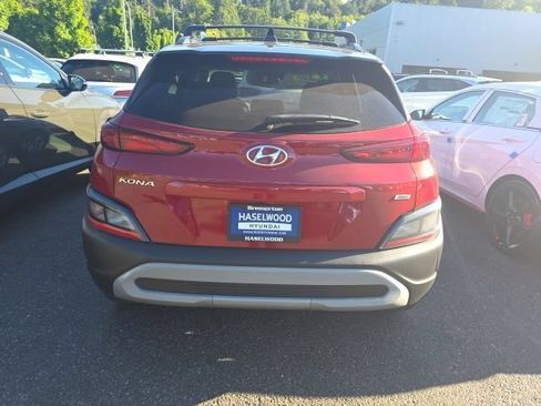 Used 2022 Hyundai Kona SEL AWD/4WD image 3