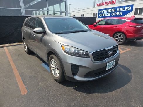Used 2019 Kia Sorento FWD image 2