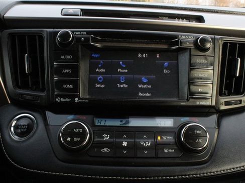 Used 2018 Toyota RAV4 XLE image 33