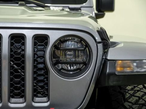 Used 2021 Jeep Gladiator Rubicon w/ Trailer Tow Package AWD/4WD image 3