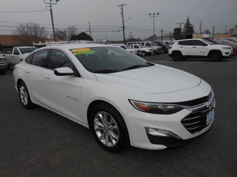 Used 2022 Chevrolet Malibu LT FWD image 3