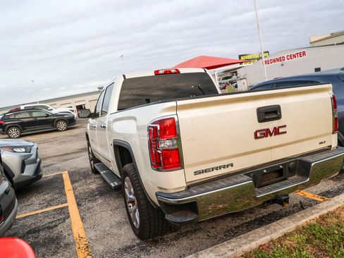 Used 2015 GMC Sierra 1500 SLT w/ SLT Crew Cab Value Package AWD/4WD image 10
