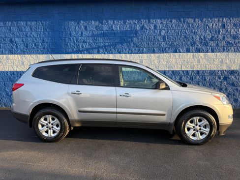 Used 2012 Chevrolet Traverse LS AWD/4WD image 2