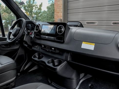 New 2026 Mercedes-Benz Sprinter 2500 image 18