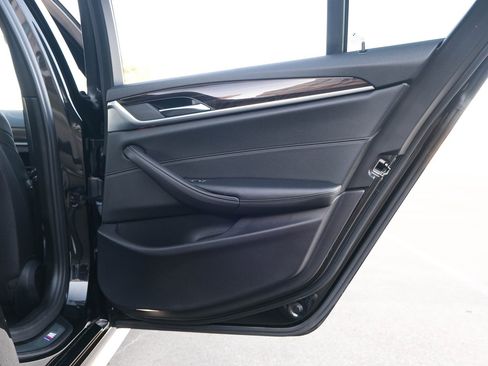 Used 2018 BMW 540i w/ M Sport Package image 23