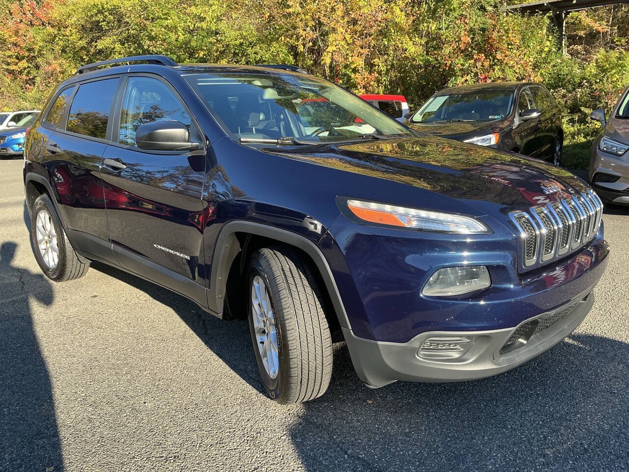 Used 2016 Jeep Cherokee Sport AWD/4WD image 4