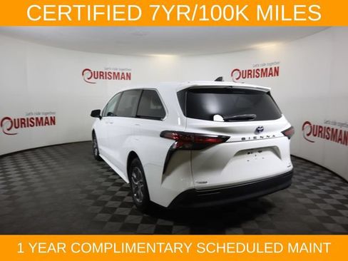 Used 2021 Toyota Sienna LE FWD image 12