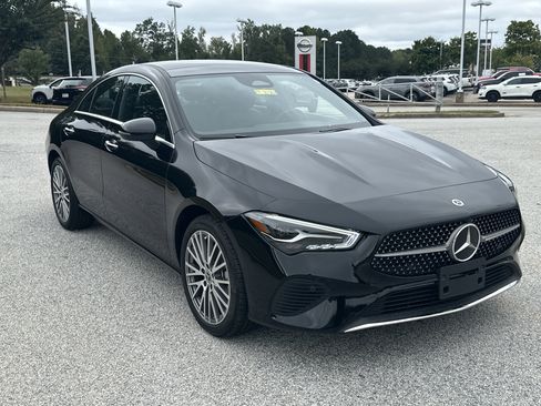 Used 2025 Mercedes-Benz CLA 250 4MATIC image 3