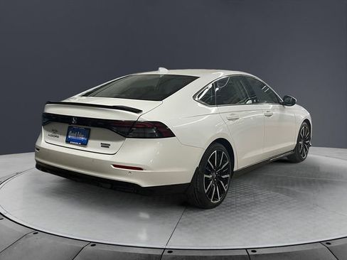 Used 2023 Honda Accord Touring image 5