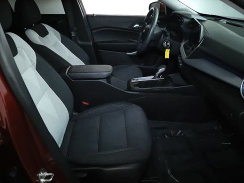 Used 2024 Chevrolet Trax LS w/ LS Convenience Package FWD image 33