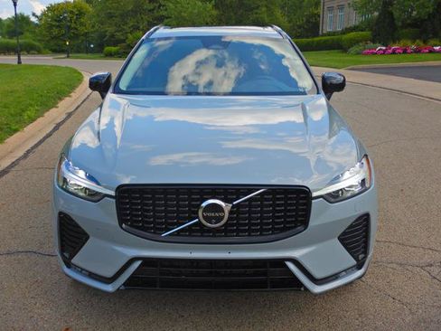 Used 2025 Volvo XC60 B5 Plus AWD/4WD image 7
