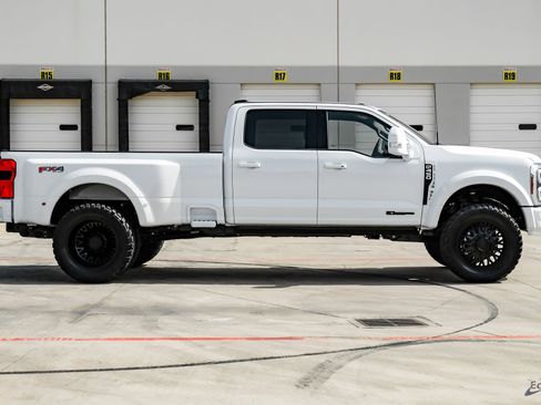 Used 2026 Ford F450 Lariat w/ FX4 Off-Road Package image 24