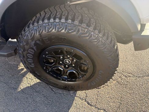 Used 2024 Ford Bronco Wildtrak image 10