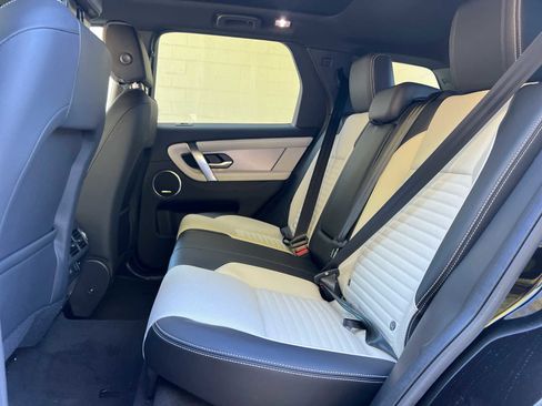 Used 2025 Land Rover Discovery Sport Dynamic SE image 16