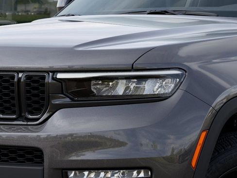 New 2025 Jeep Grand Cherokee L Limited w/ Luxury Tech Group II image 33