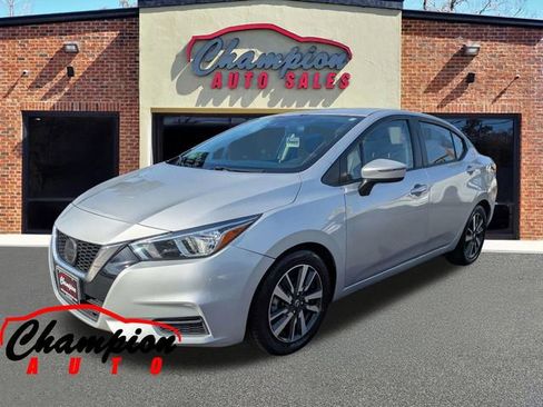Used 2021 Nissan Versa SV FWD image 9
