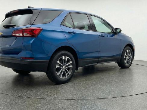 Used 2025 Chevrolet Equinox LT FWD image 9