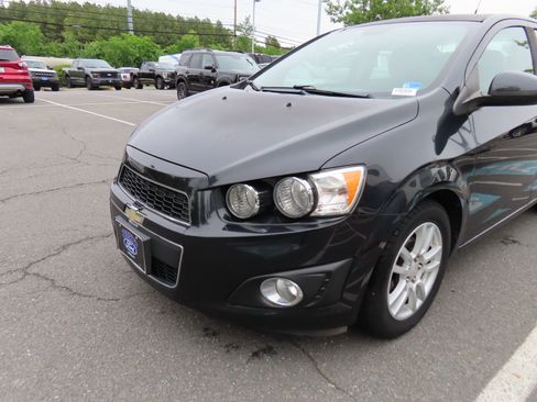 Used 2013 Chevrolet Sonic LT w/ Wheels and Fog Lamp Package FWD image 9
