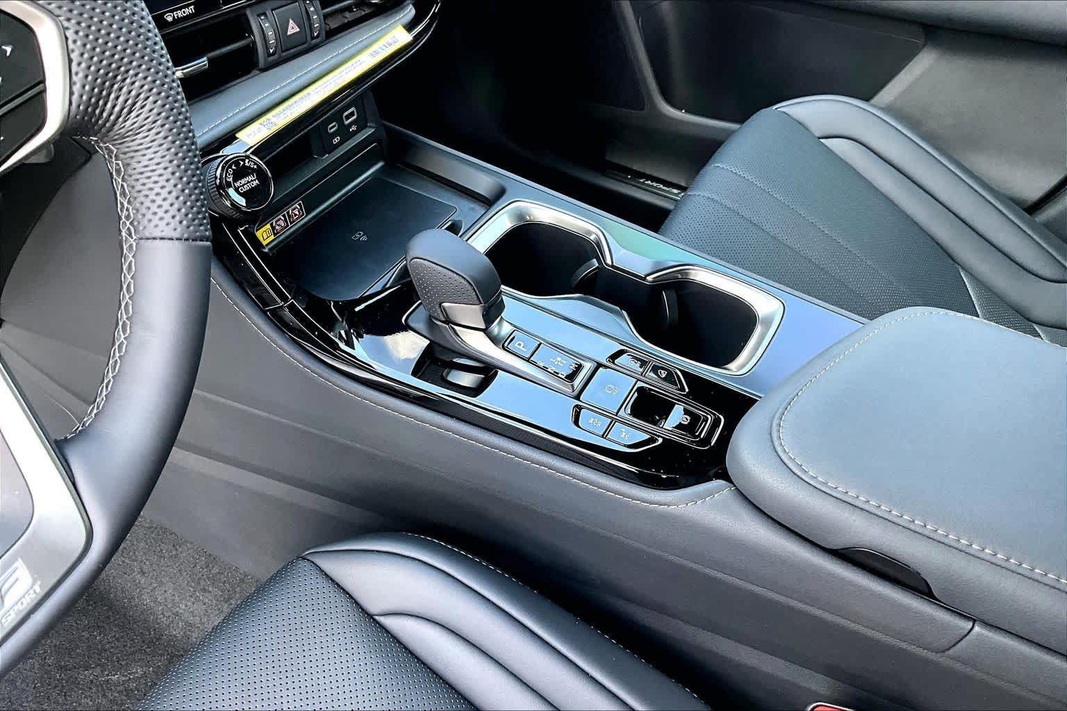 New 2026 Lexus NX 350 F Sport AWD/4WD image 7