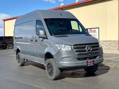 Used 2024 Mercedes-Benz Sprinter 2500 image 2