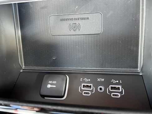 New 2025 Jeep Grand Cherokee Altitude image 42