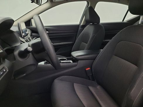 Used 2024 Nissan Altima 2.5 SV FWD image 17